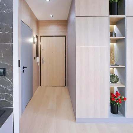 4uapart-apartment Platan Tower Paradiso Apartment *